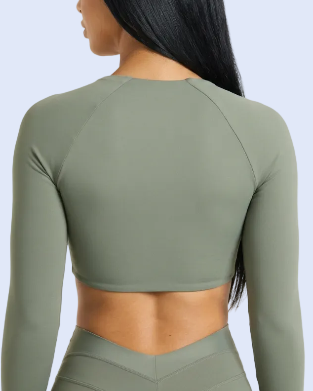 Olive outfit back detail with the same model