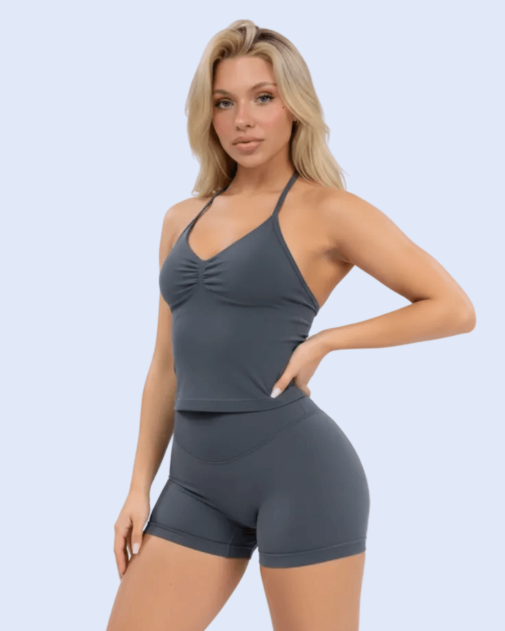 Viral Activewear Pose